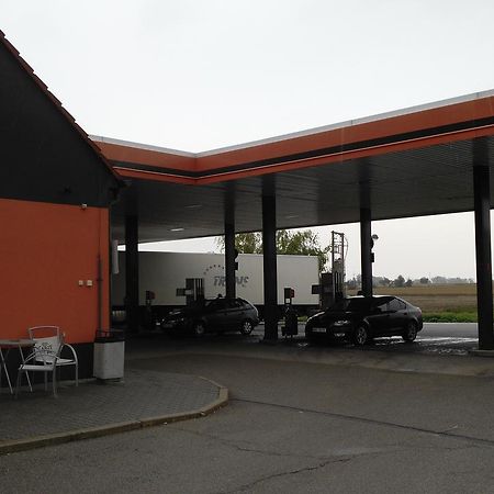 Motel Eurobit Hrusky  Exterior foto