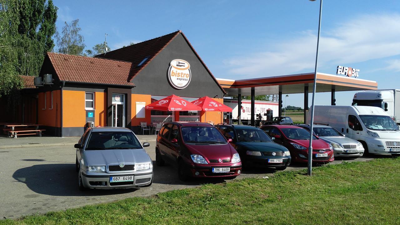 Motel Eurobit Hrusky  Exterior foto