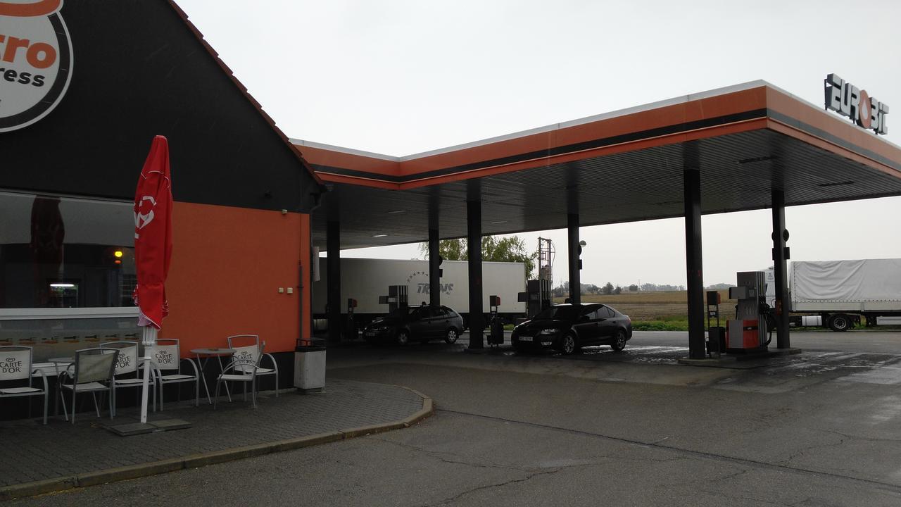 Motel Eurobit Hrusky  Exterior foto